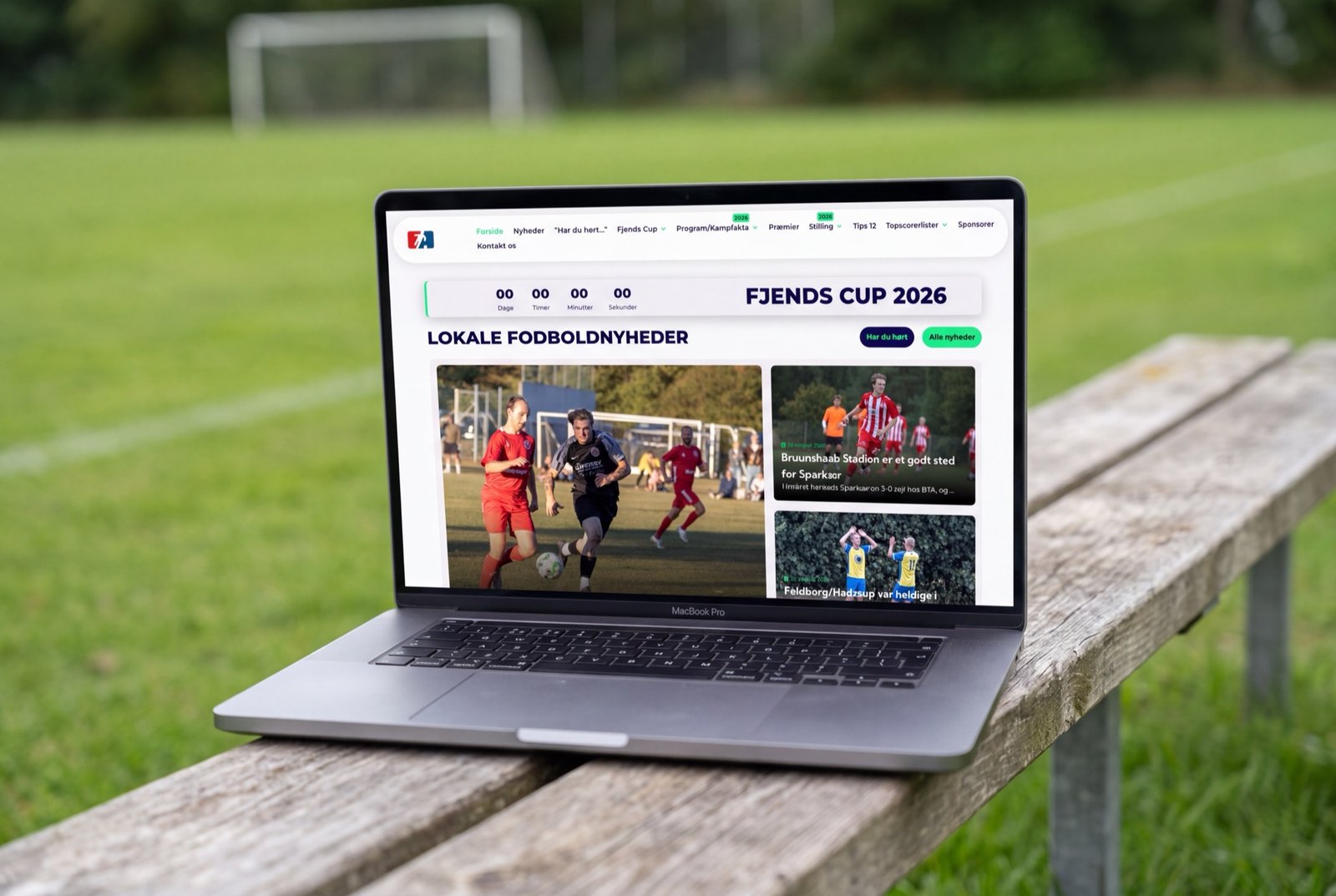 Fjends Cup – forside vist på MacBook